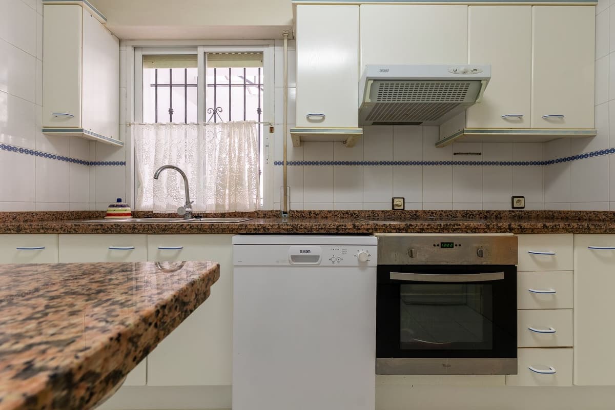 Middle Floor Apartment in Fuengirola — photo 8 of 10