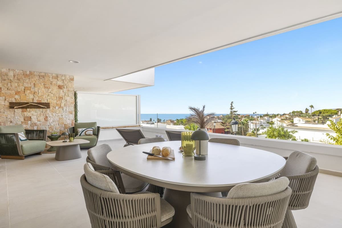 Ground Floor Apartment in Estepona — photo 1 of 10