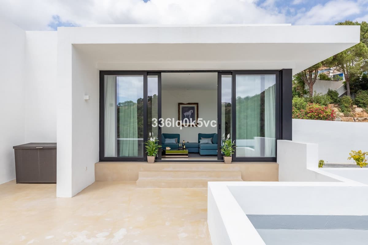 Detached Villa in Benahavís — photo 9 of 10