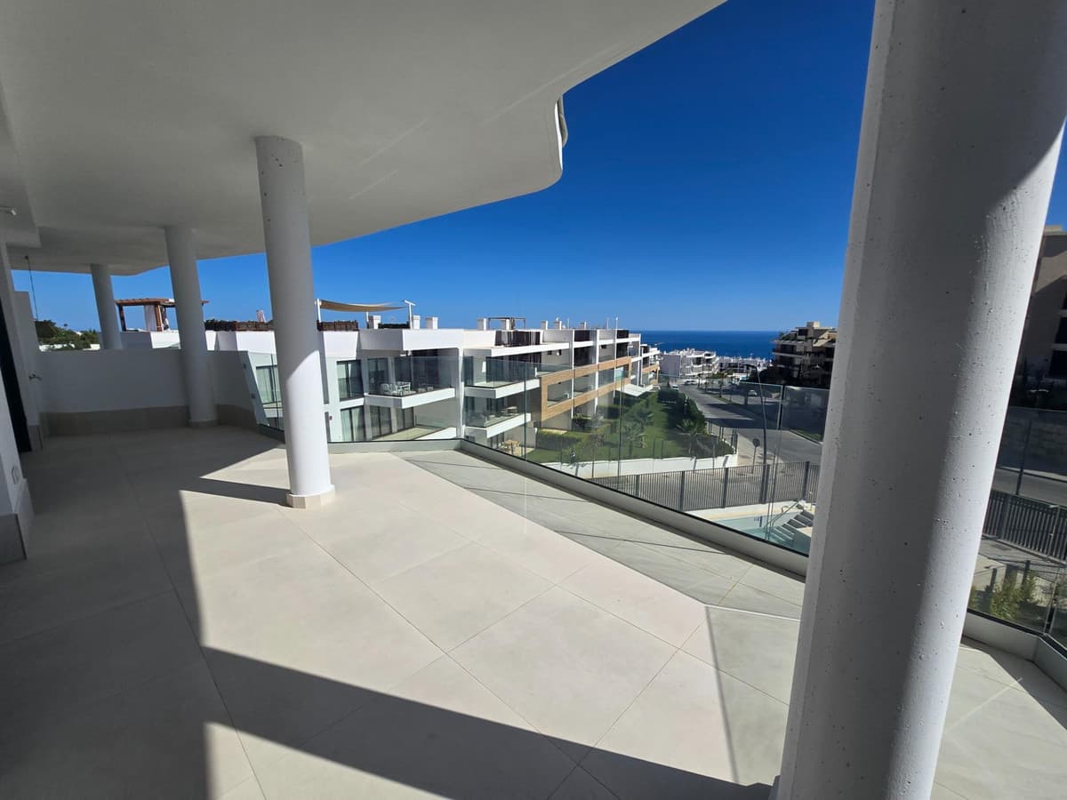 Middle Floor Apartment in Fuengirola — photo 2 of 10