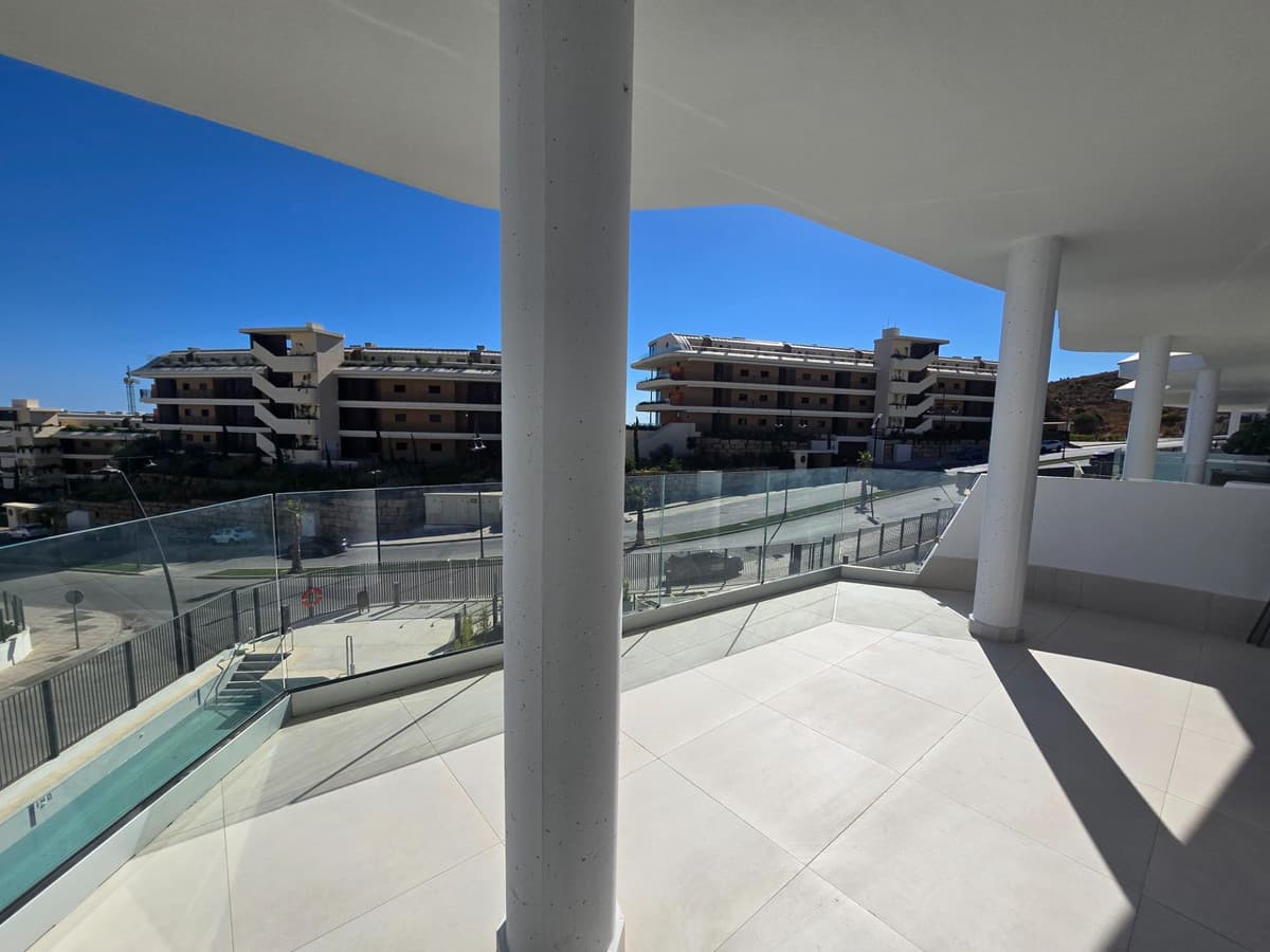 Middle Floor Apartment in Fuengirola — photo 3 of 10