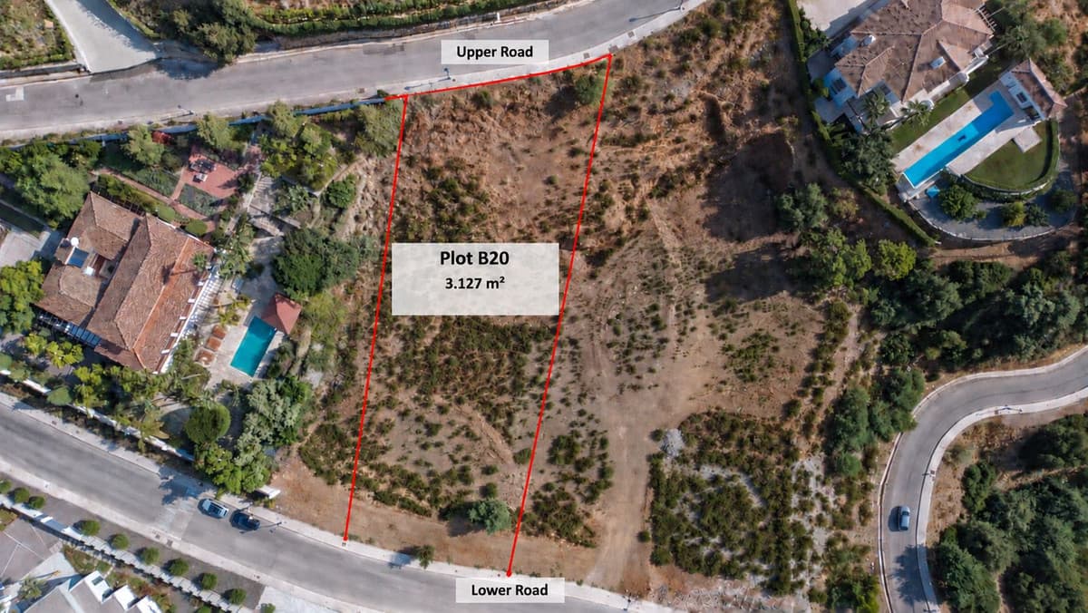 Residential Plot in Benahavís — photo 1 of 9