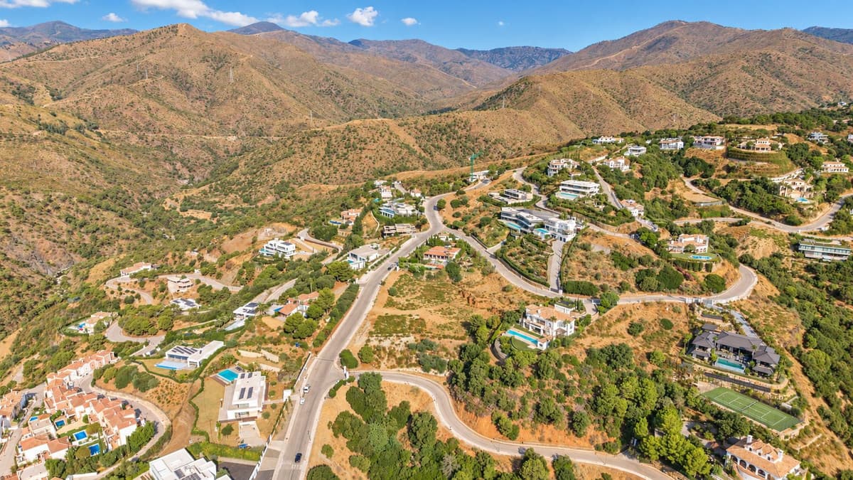 Residential Plot in Benahavís — photo 8 of 9