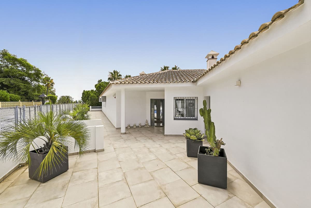 Detached Villa in Mijas Costa — photo 2 of 10