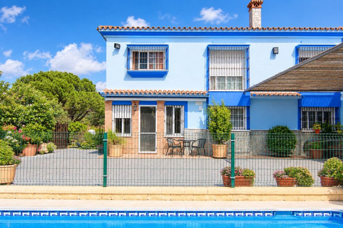 Detached Villa in Coín — photo 1 of 10