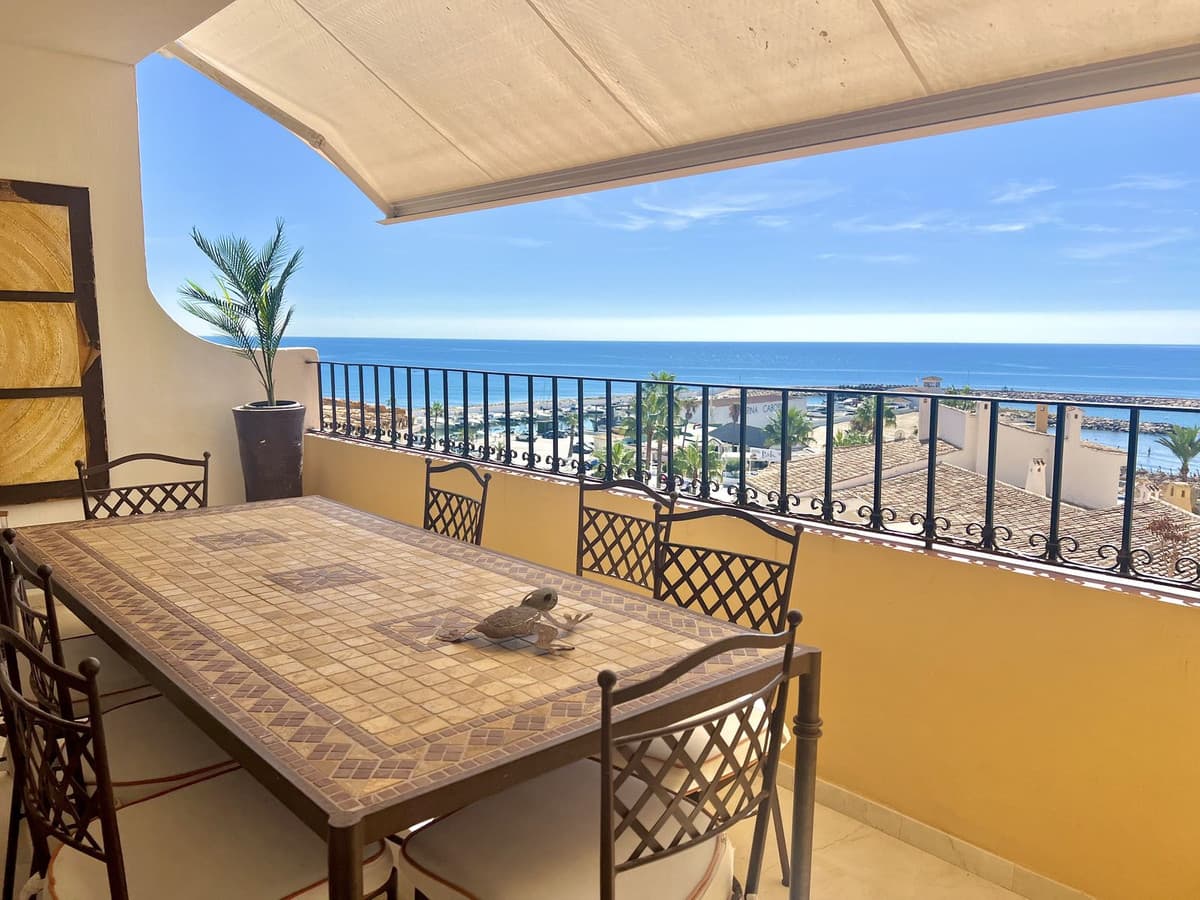 Middle Floor Apartment in Puerto de Cabopino — photo 6 of 10