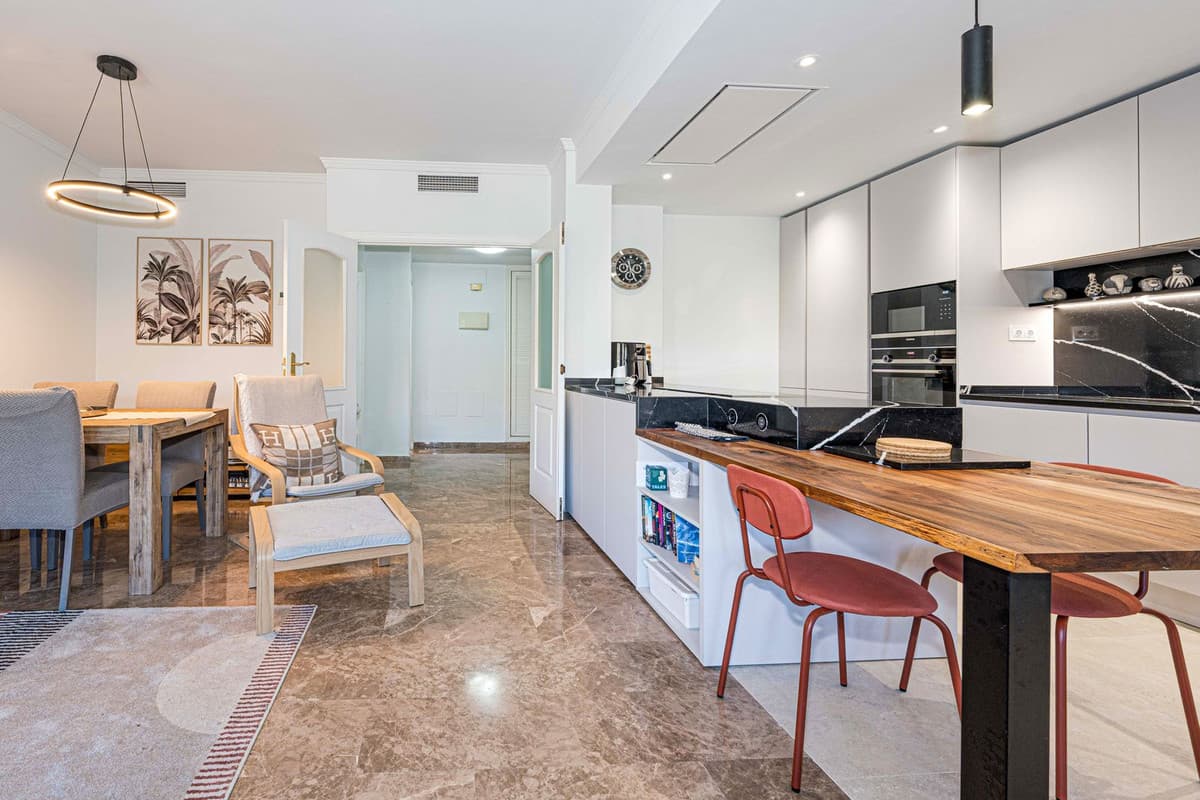 Middle Floor Apartment in San Pedro de Alcántara — photo 8 of 10