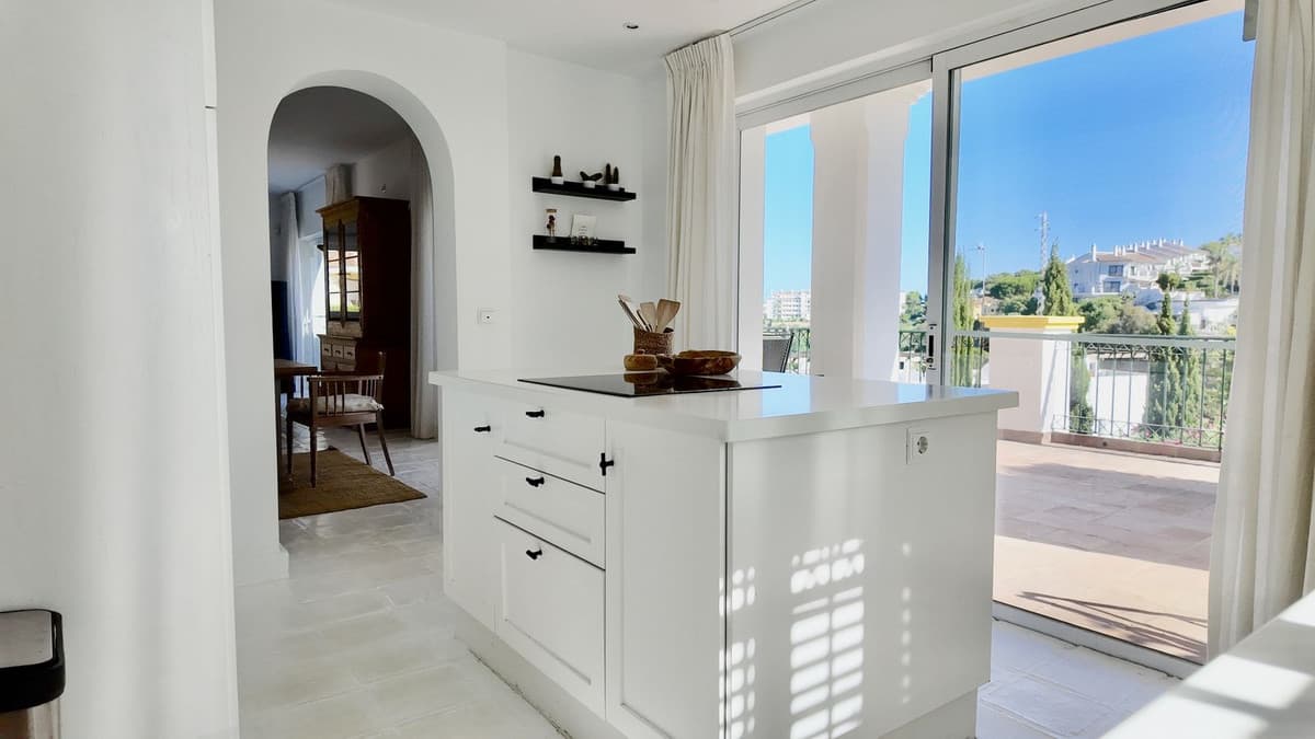Semi-Detached House in Miraflores — photo 4 of 10