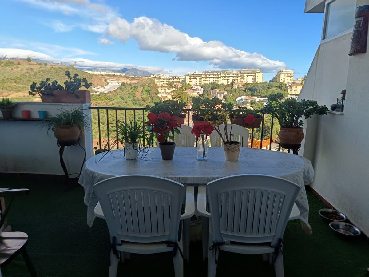 Middle Floor Apartment in Miraflores — photo 1 of 10