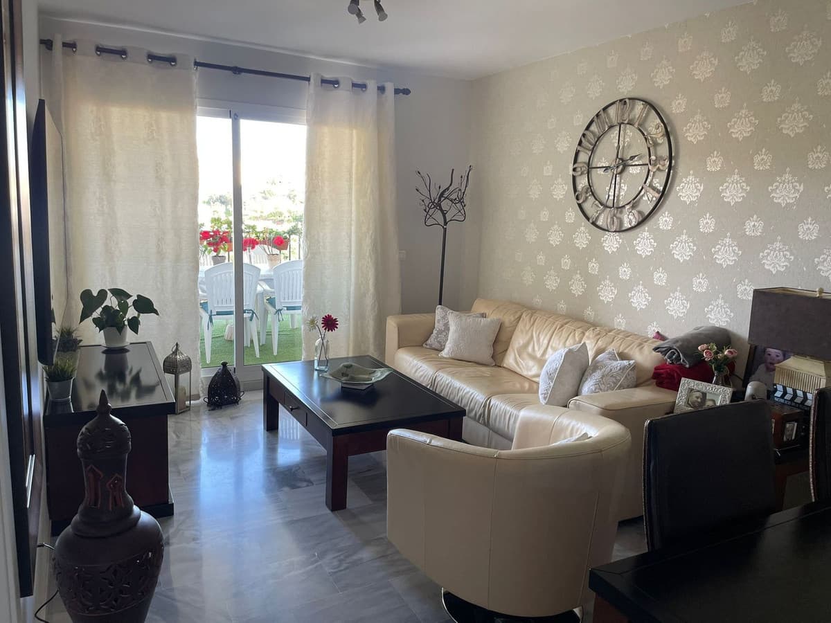 Middle Floor Apartment in Miraflores — photo 2 of 10