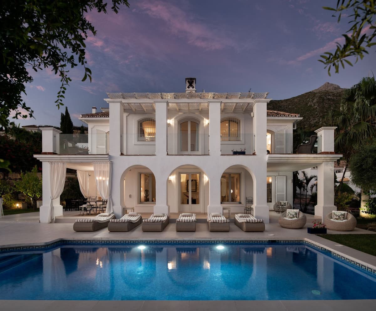 Detached Villa in Istán — photo 1 of 10