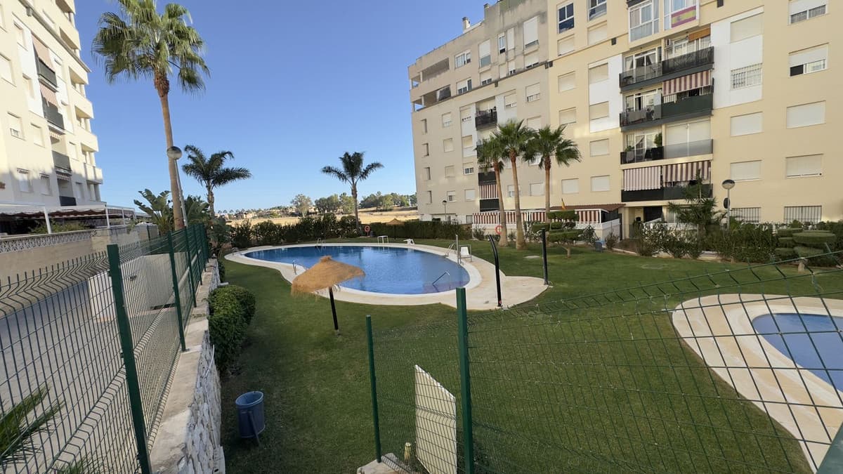 Middle Floor Apartment in Nueva Andalucía — photo 3 of 10
