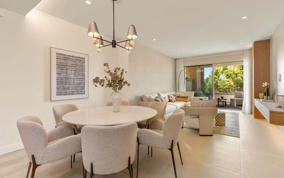 Middle Floor Apartment in The Golden Mile — photo 3 of 10