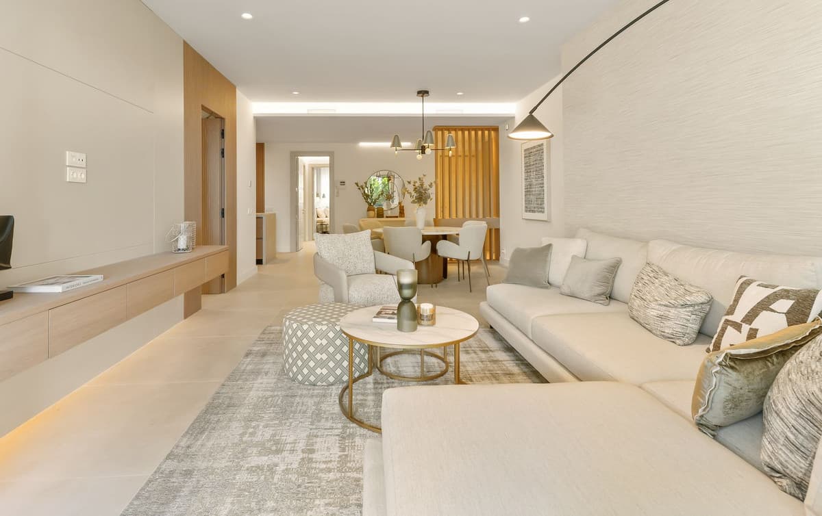 Middle Floor Apartment in The Golden Mile — photo 5 of 10