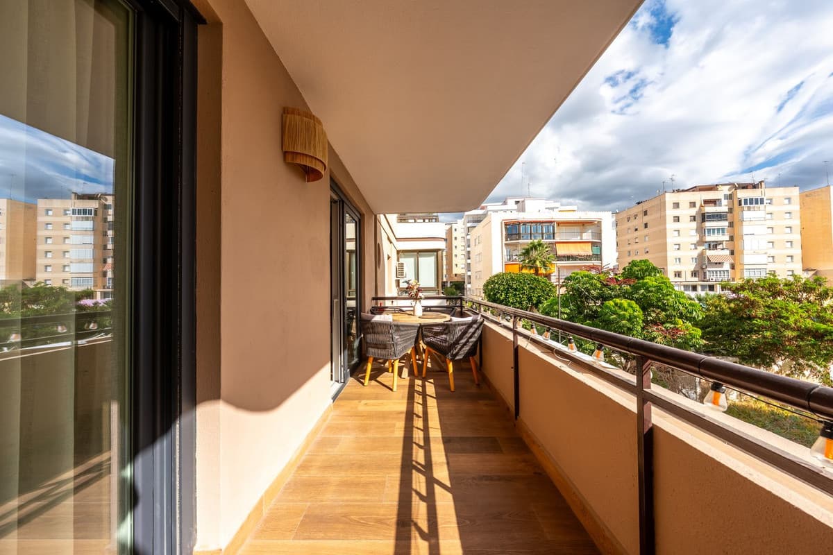 Middle Floor Apartment in Marbella — photo 1 of 10