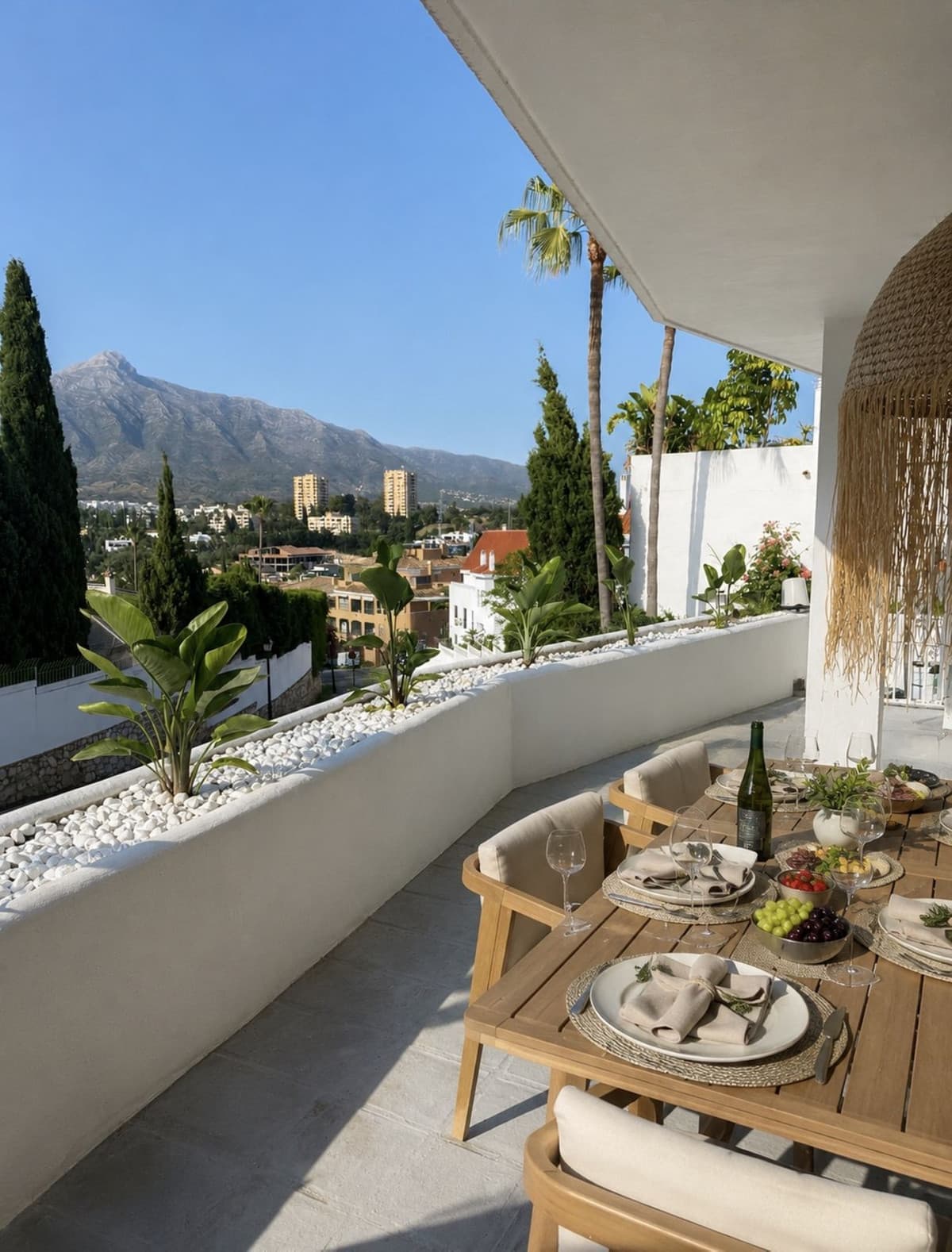 Penthouse in Nueva Andalucía — photo 1 of 10