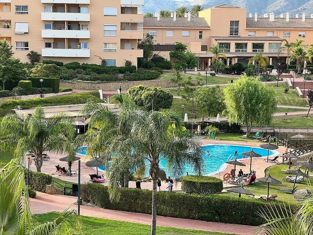 Middle Floor Apartment in Alhaurín de la Torre — photo 2 of 10