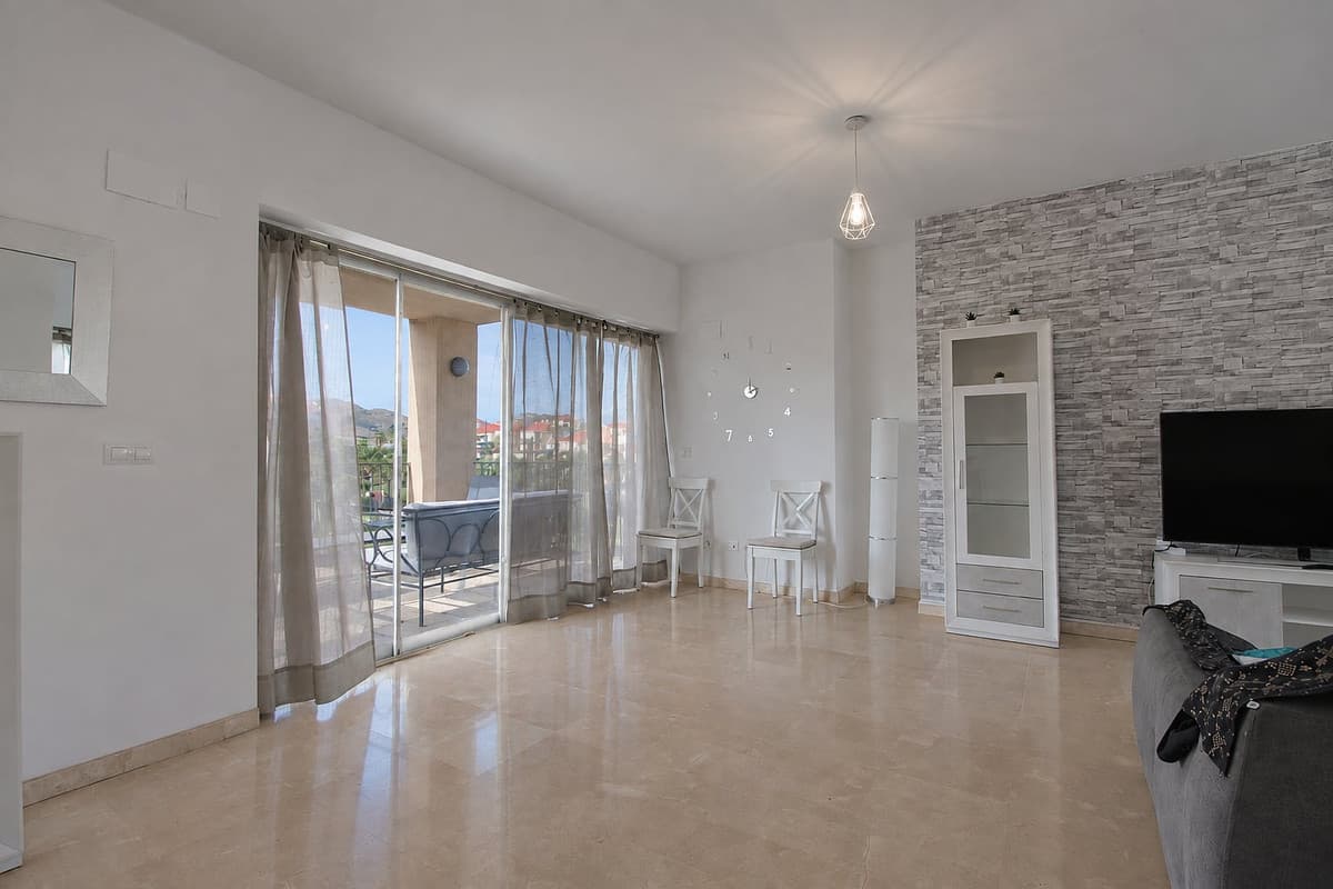 Middle Floor Apartment in Alhaurín de la Torre — photo 9 of 10