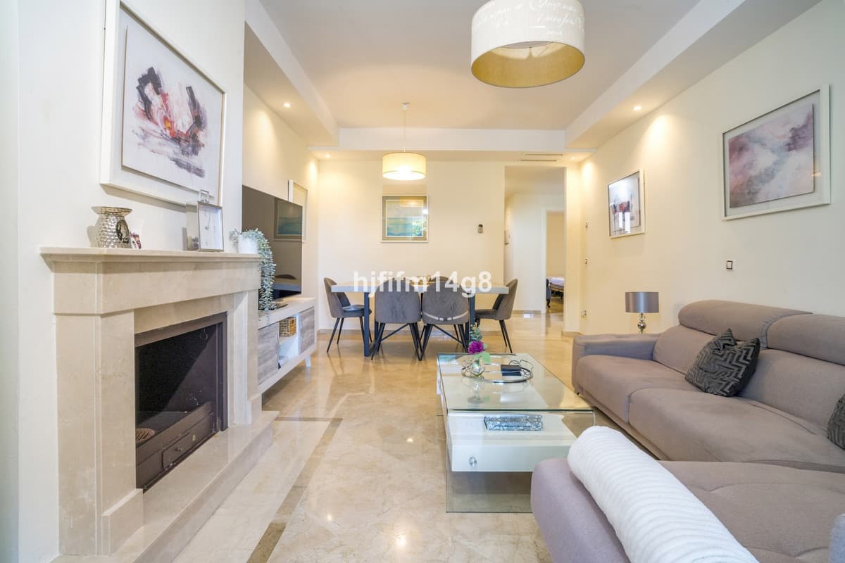 Ground Floor Apartment in Nueva Andalucía — photo 3 of 10