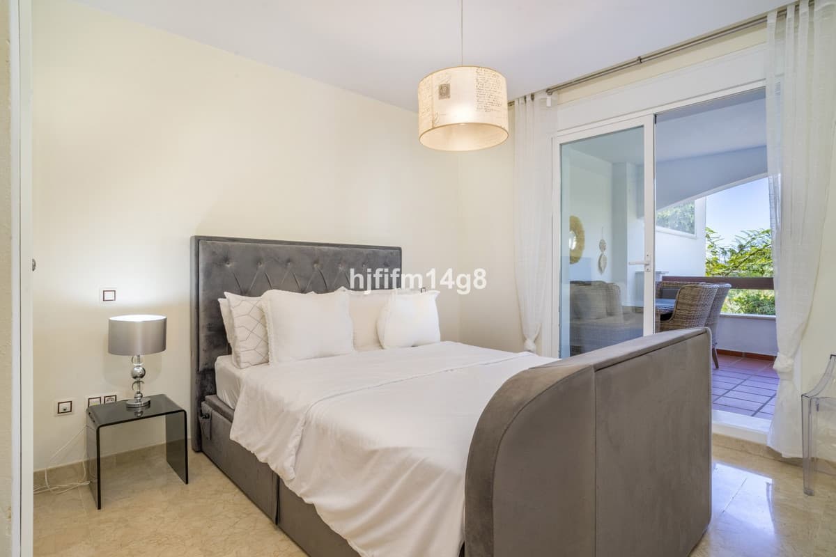 Ground Floor Apartment in Nueva Andalucía — photo 7 of 10