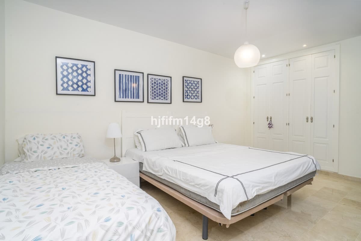 Ground Floor Apartment in Nueva Andalucía — photo 10 of 10