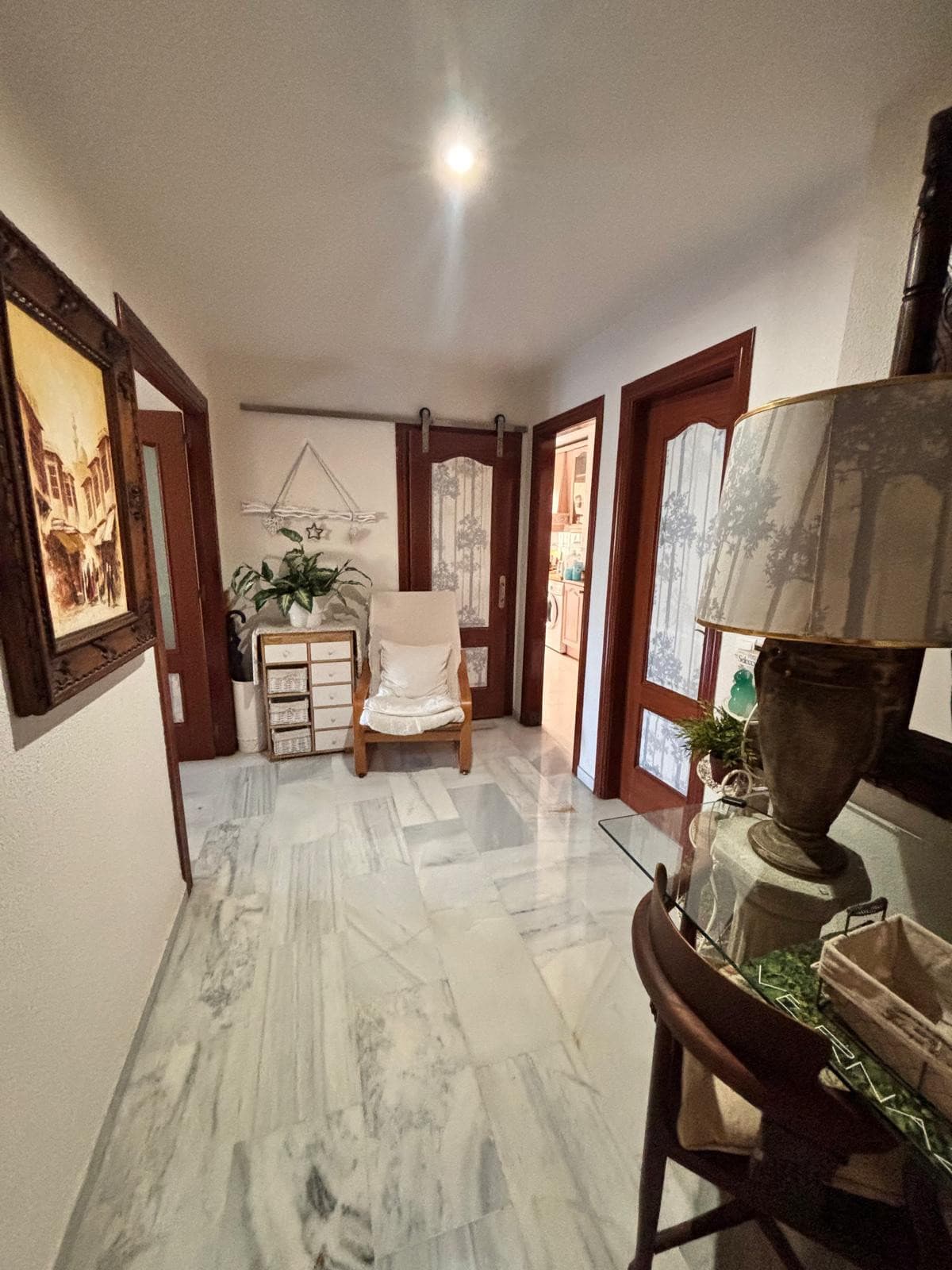 Middle Floor Apartment in Marbella — photo 3 of 10