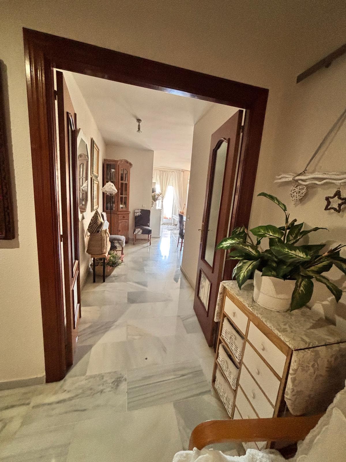 Middle Floor Apartment in Marbella — photo 4 of 10