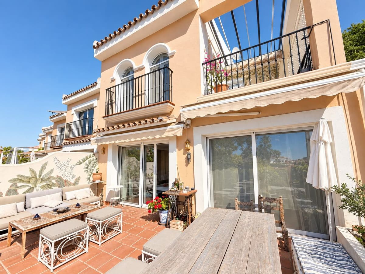 Townhouse in Benahavís — photo 2 of 10
