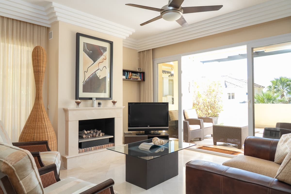 Middle Floor Apartment in Casares — photo 5 of 10