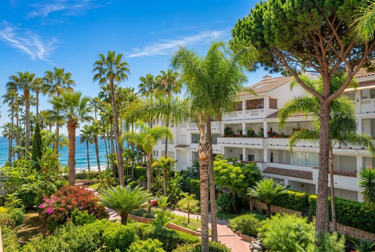 Middle Floor Apartment in Marbella — photo 1 of 10