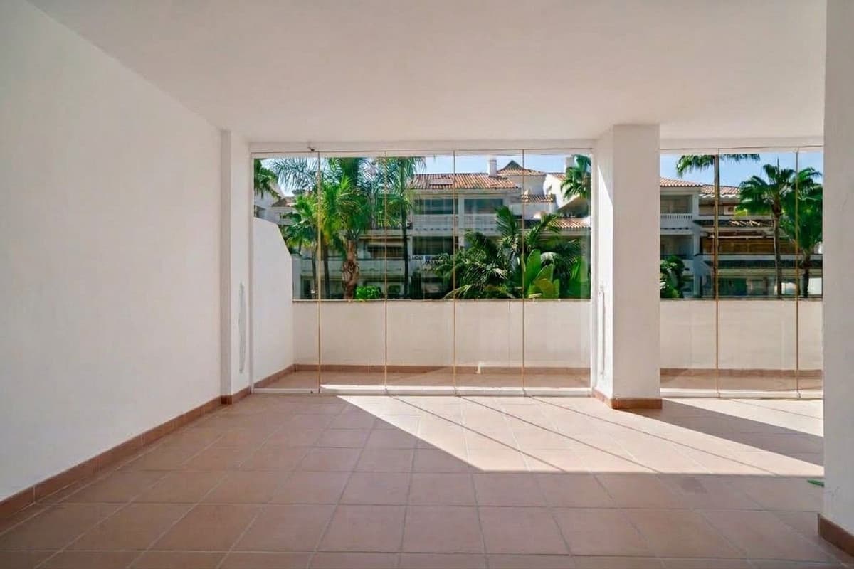 Middle Floor Apartment in Marbella — photo 6 of 10