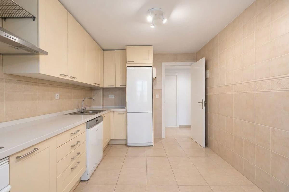 Middle Floor Apartment in Marbella — photo 10 of 10