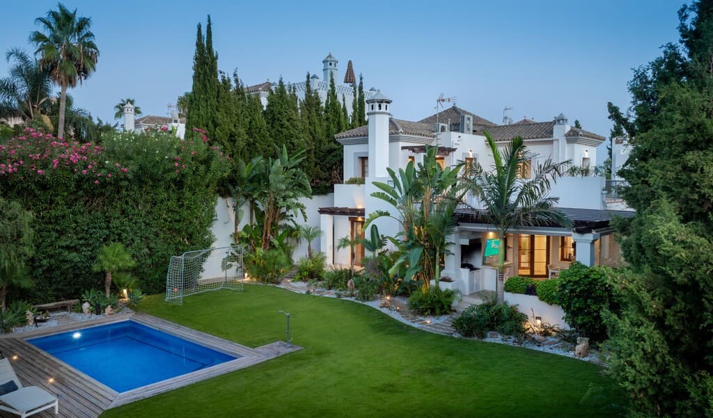 Detached Villa in Estepona — photo 2 of 10