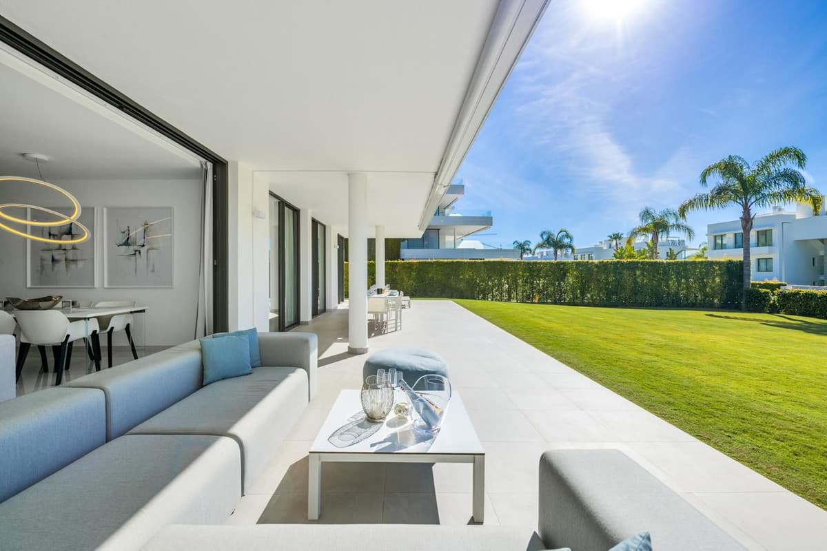 Ground Floor Apartment in Estepona — photo 2 of 10
