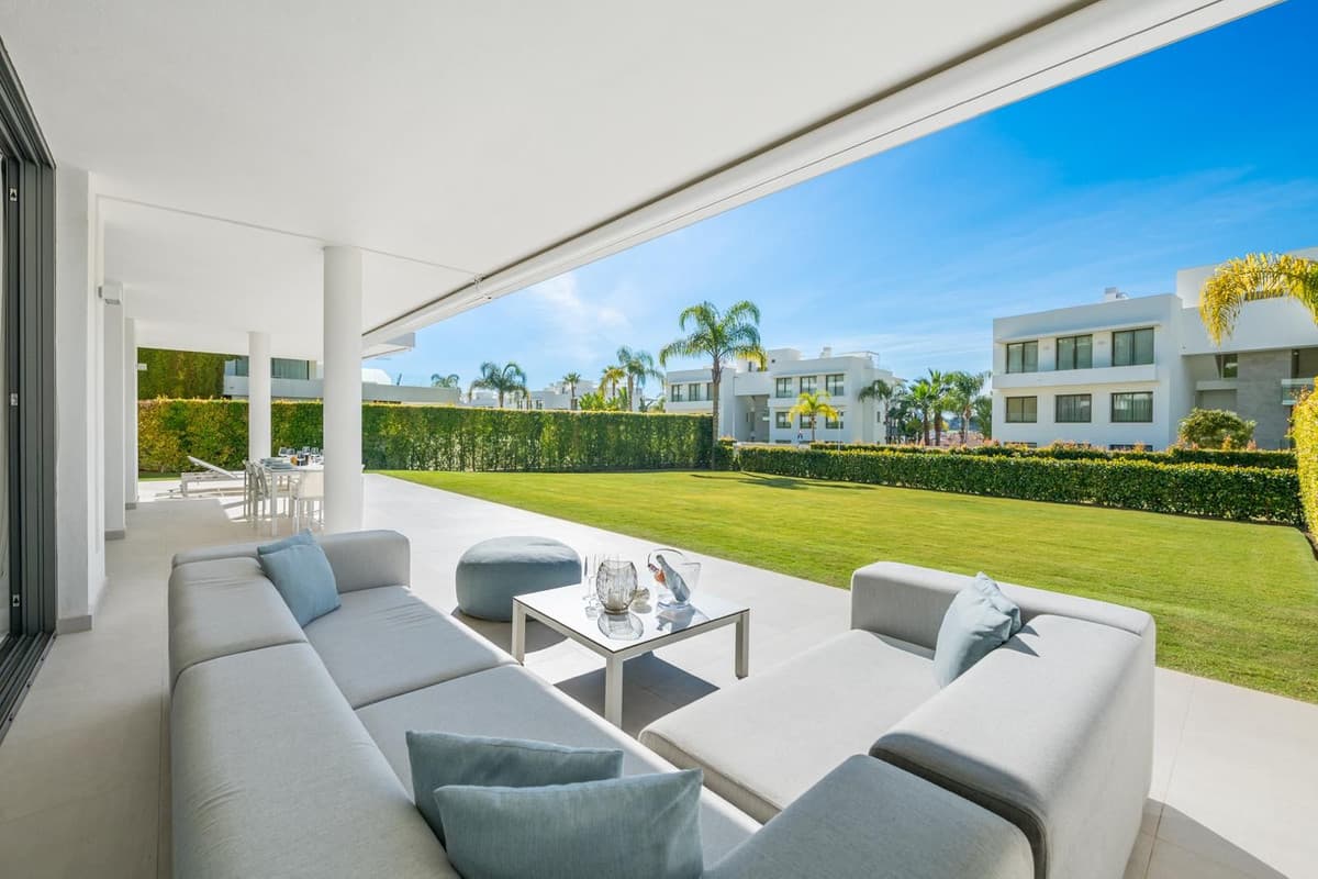 Ground Floor Apartment in Estepona — photo 3 of 10