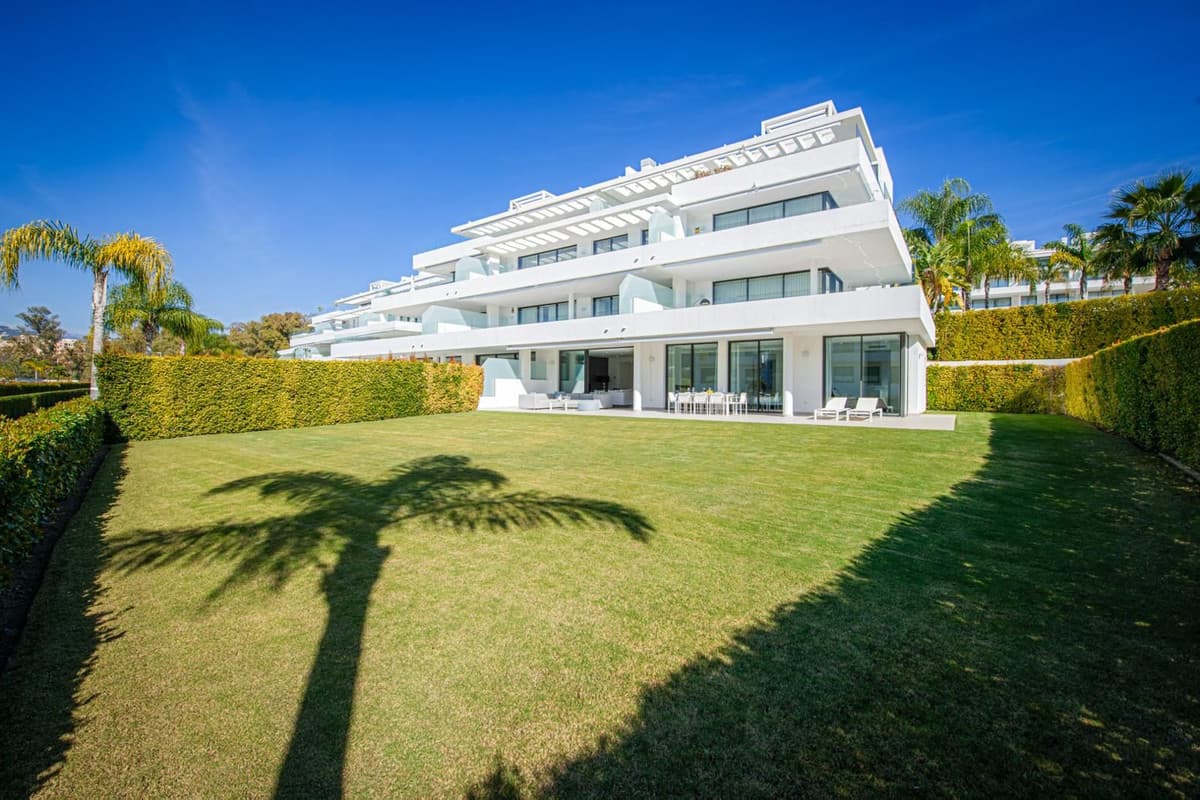 Ground Floor Apartment in Estepona — photo 4 of 10