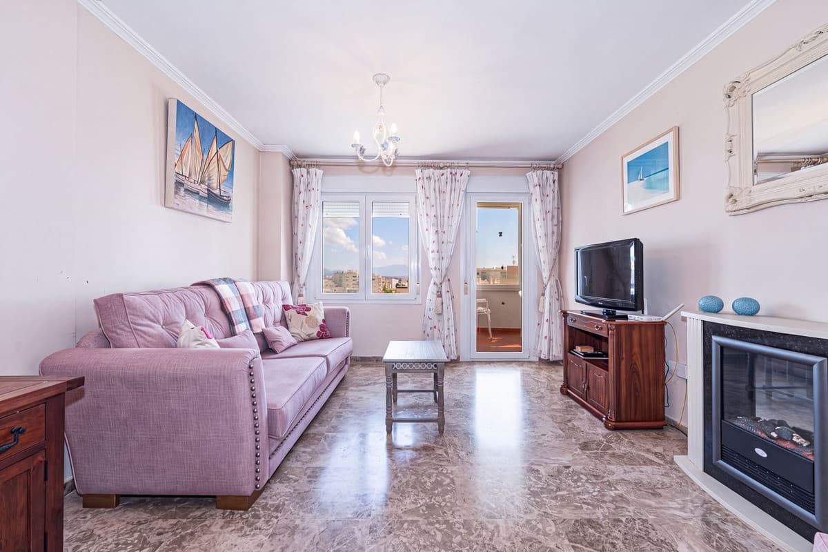 Middle Floor Apartment in Estepona — photo 2 of 10