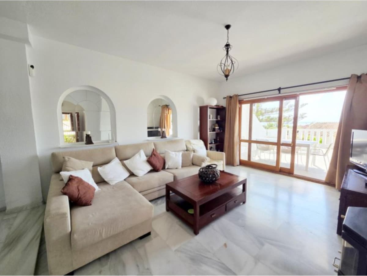 Townhouse in La Duquesa — photo 3 of 10