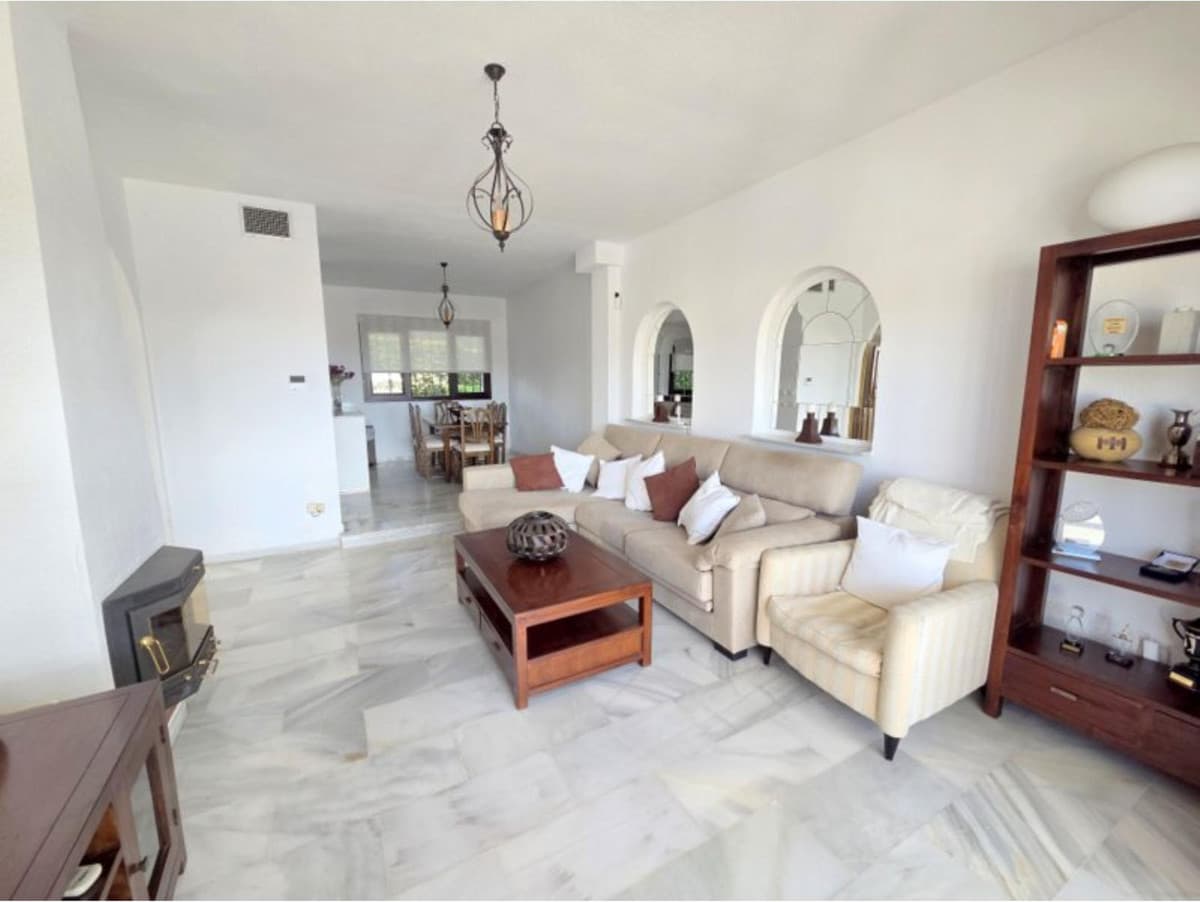 Townhouse in La Duquesa — photo 8 of 10