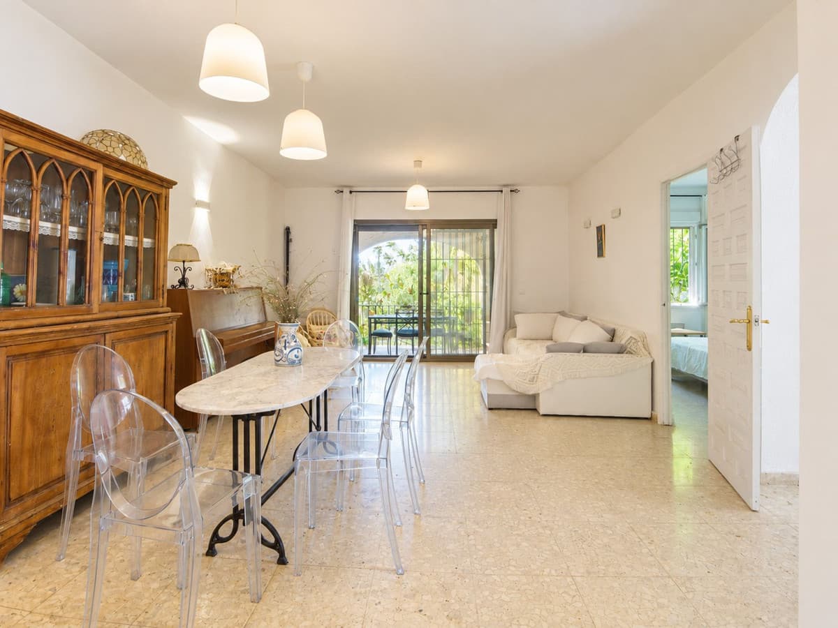 Detached Villa in Marbella — photo 3 of 10