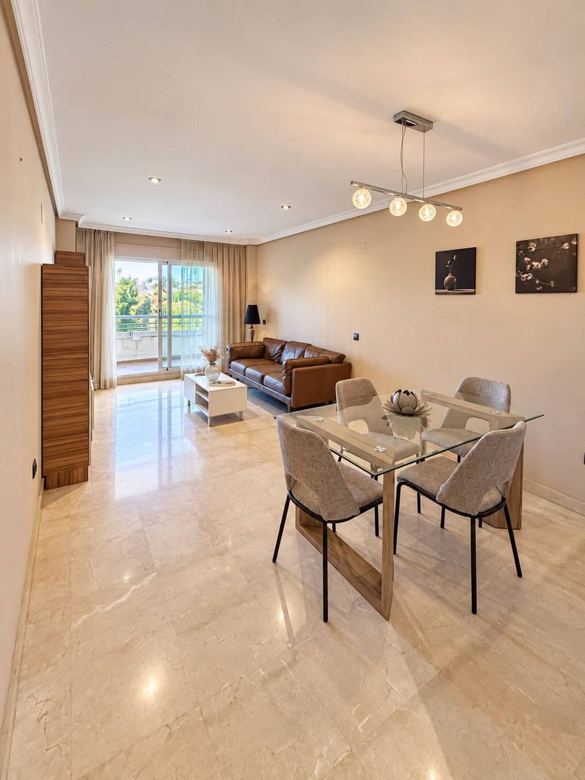 Middle Floor Apartment in Estepona — photo 2 of 10