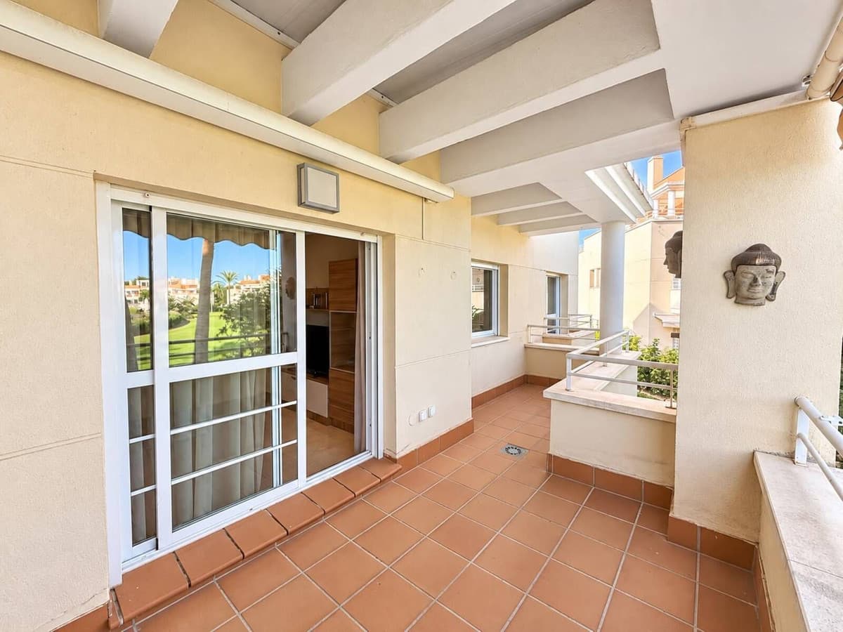 Middle Floor Apartment in Estepona — photo 6 of 10