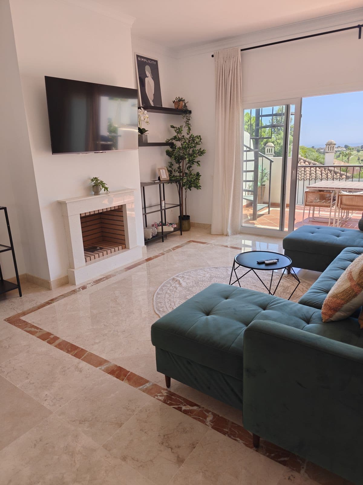 Top Floor Apartment in Benahavís — photo 4 of 10