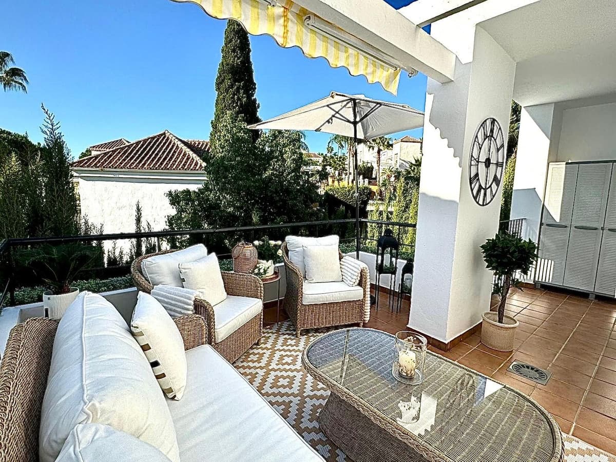 Top Floor Apartment in Nueva Andalucía — photo 2 of 10