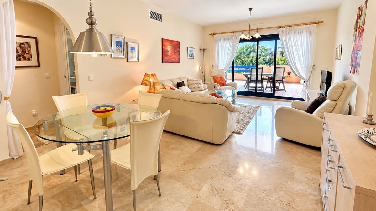Ground Floor Apartment in La Duquesa — photo 5 of 10
