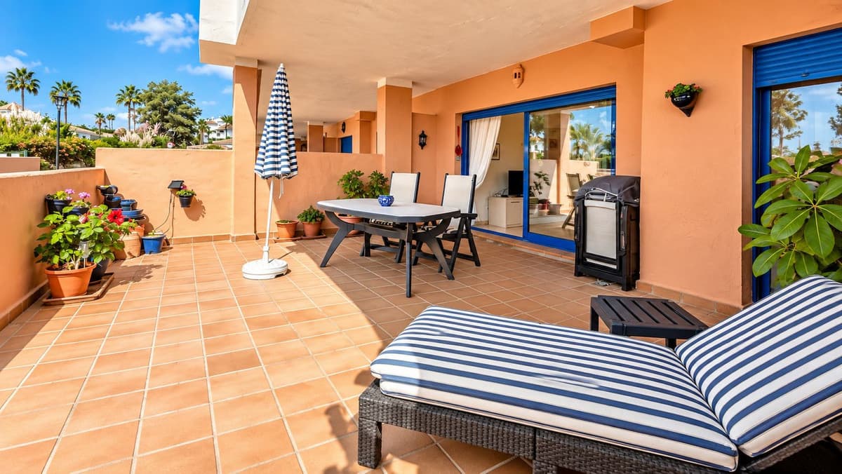 Ground Floor Apartment in La Duquesa — photo 8 of 10