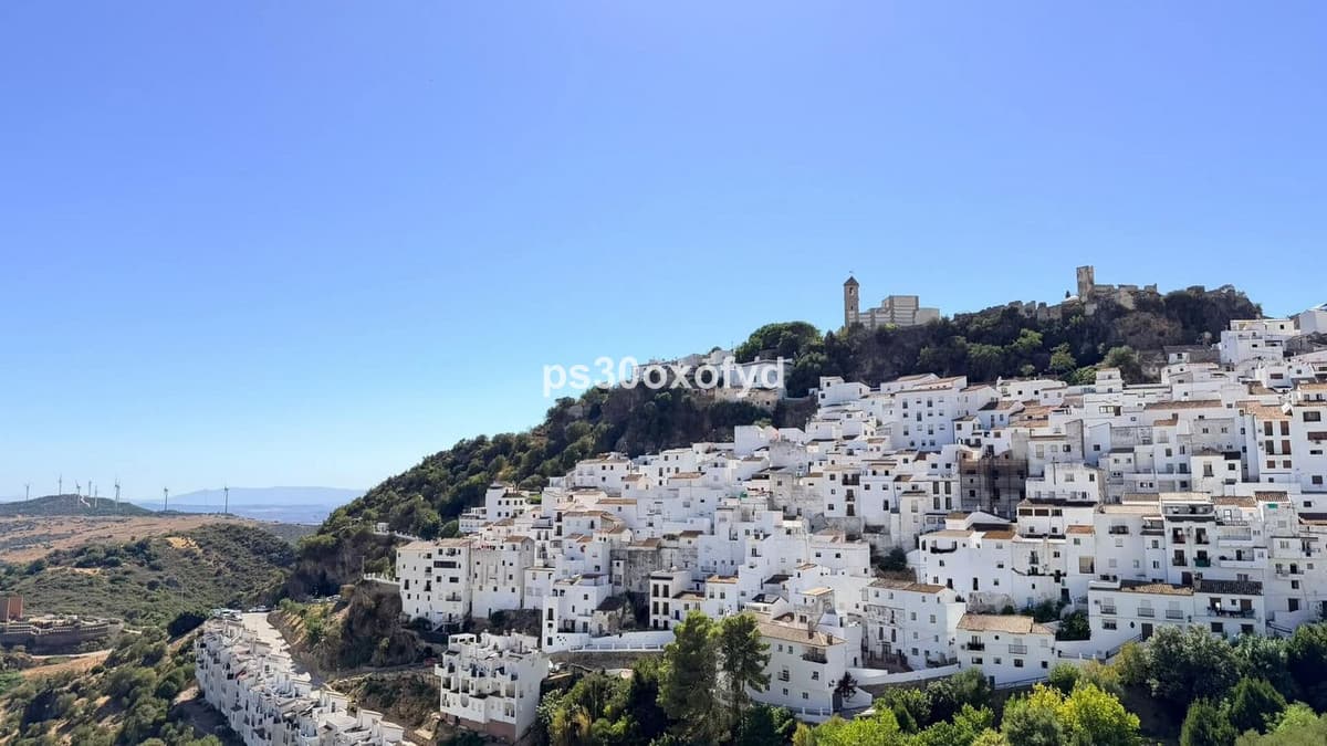 Townhouse in Casares Pueblo — photo 1 of 10