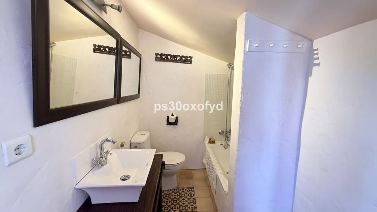 Townhouse in Casares Pueblo — photo 4 of 10
