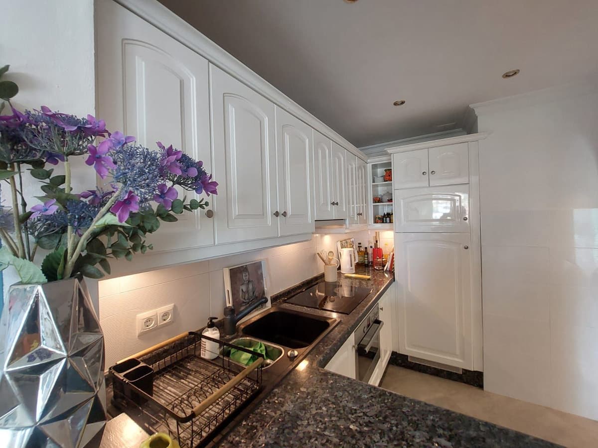 Townhouse in El Paraiso — photo 7 of 10