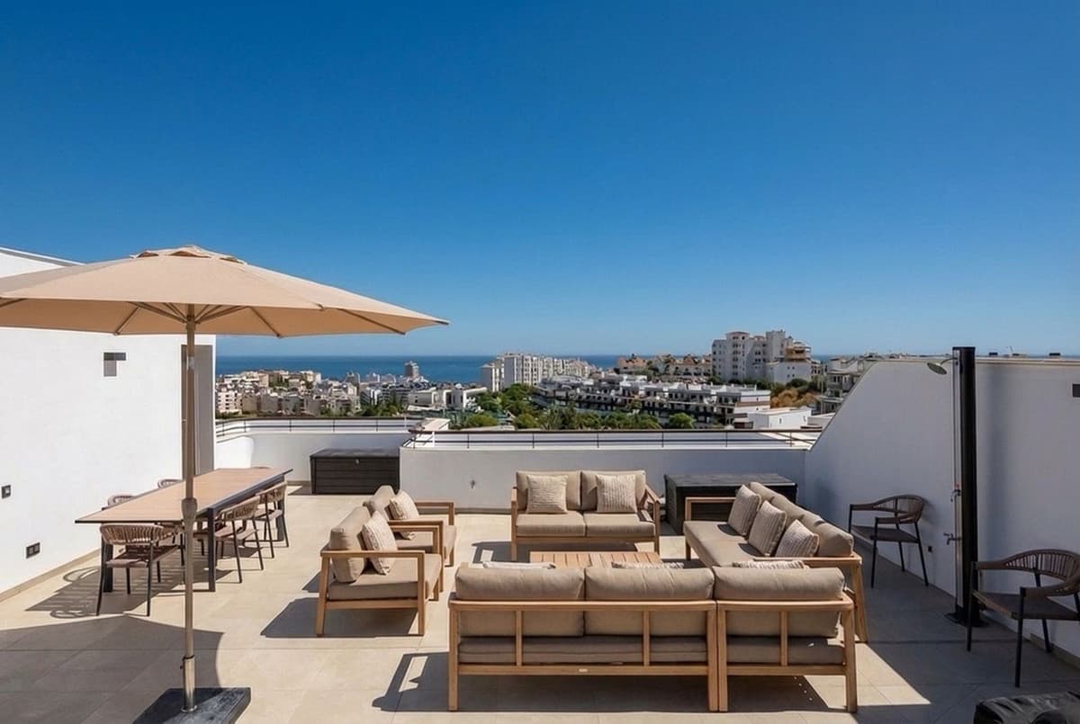 Penthouse Duplex in Estepona — photo 1 of 10